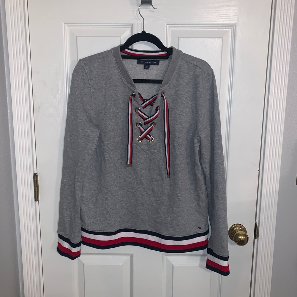 NEW Tommy Hilfiger Long Sleeve, size Medium